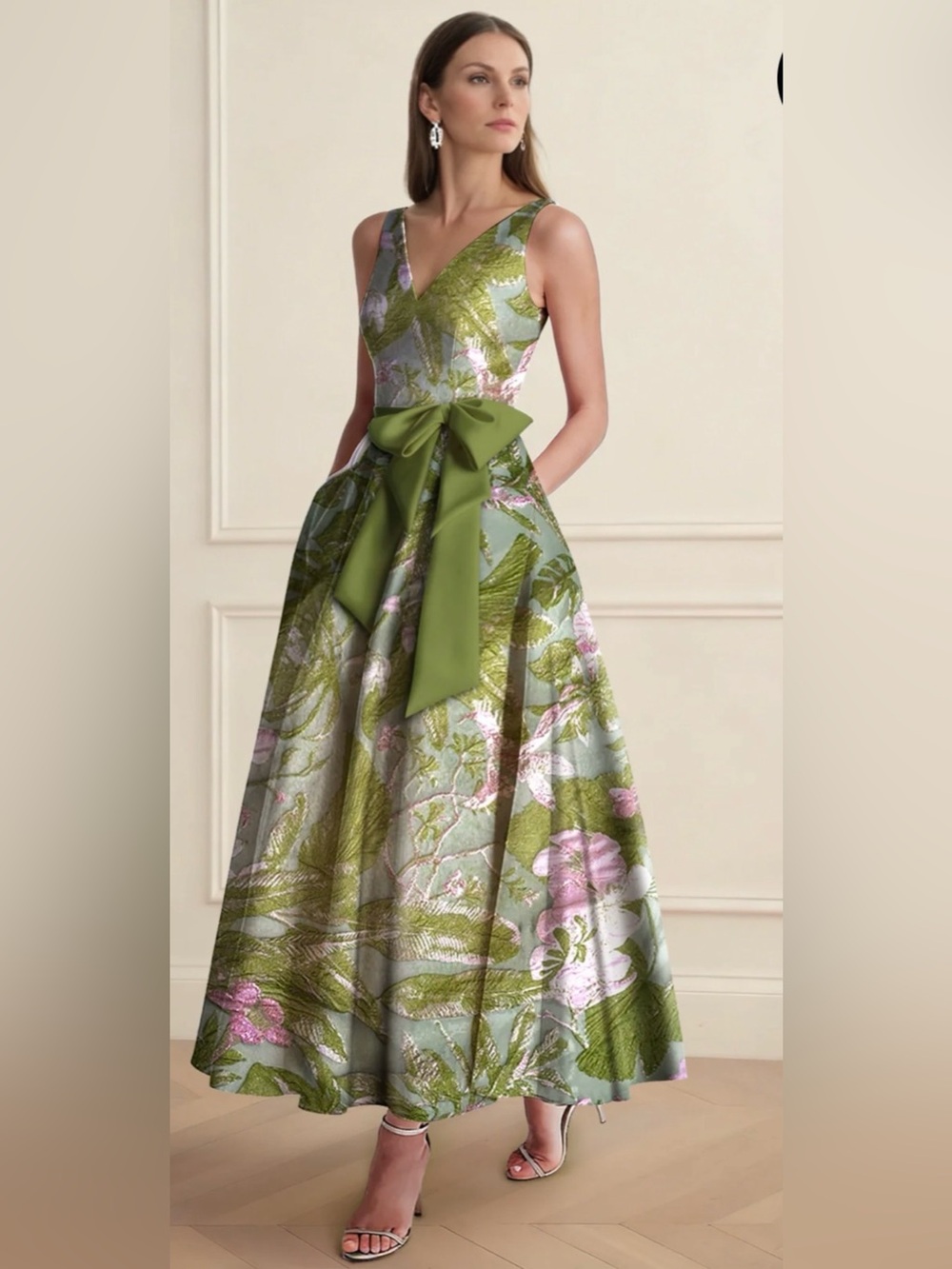 Elegant Green Floral V-Neck Midi Dress with Bow
